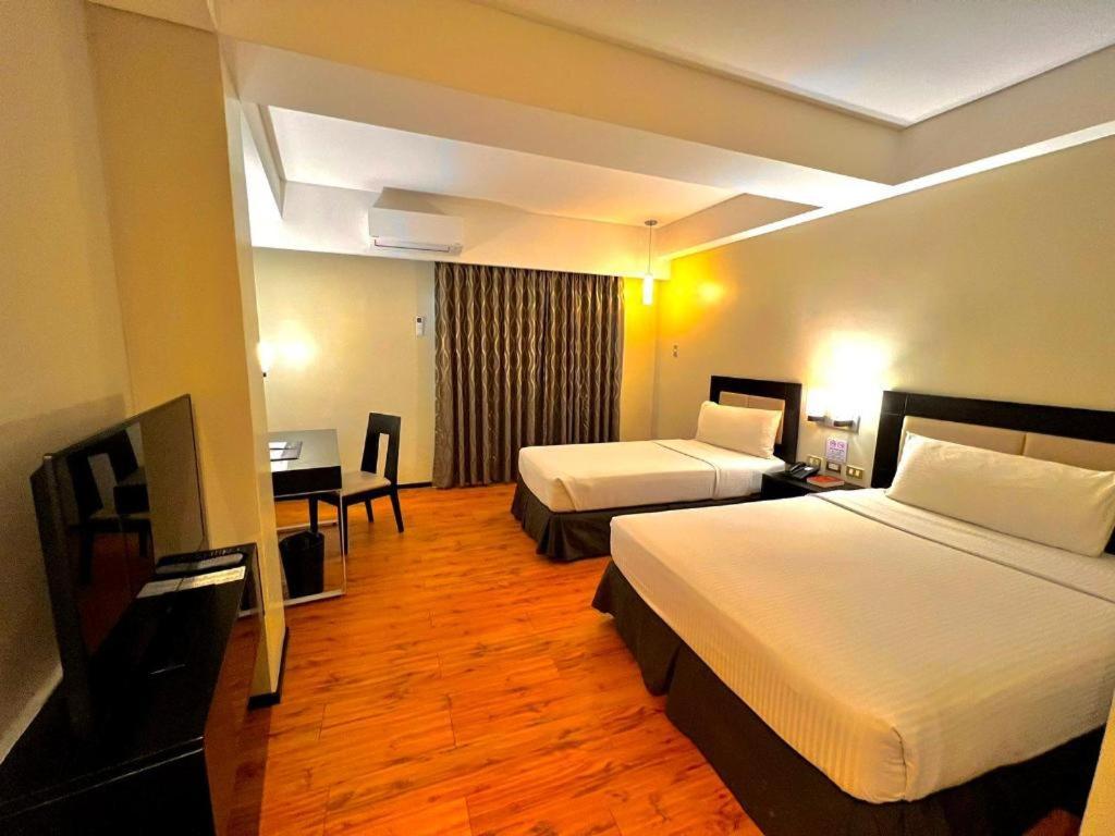 Mallberry Suites Business Hotel Cagayan de Oro Bagian luar foto