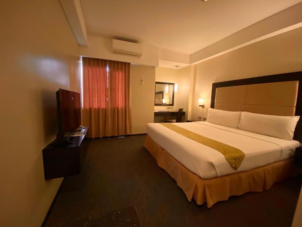 Mallberry Suites Business Hotel Cagayan de Oro Bagian luar foto