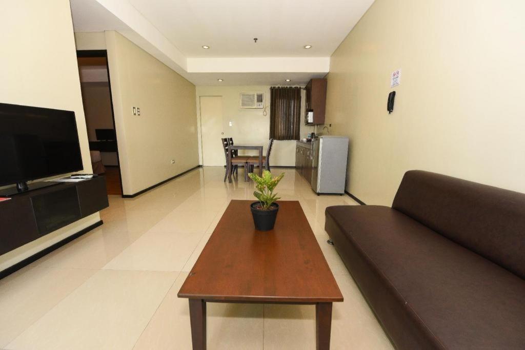 Mallberry Suites Business Hotel Cagayan de Oro Bagian luar foto