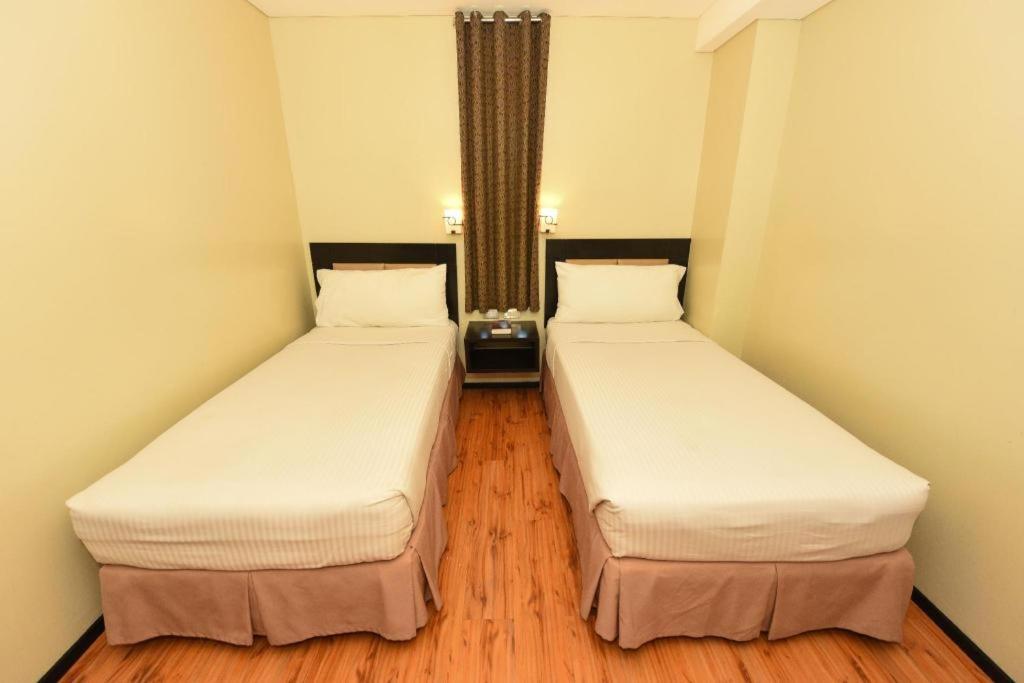 Mallberry Suites Business Hotel Cagayan de Oro Bagian luar foto