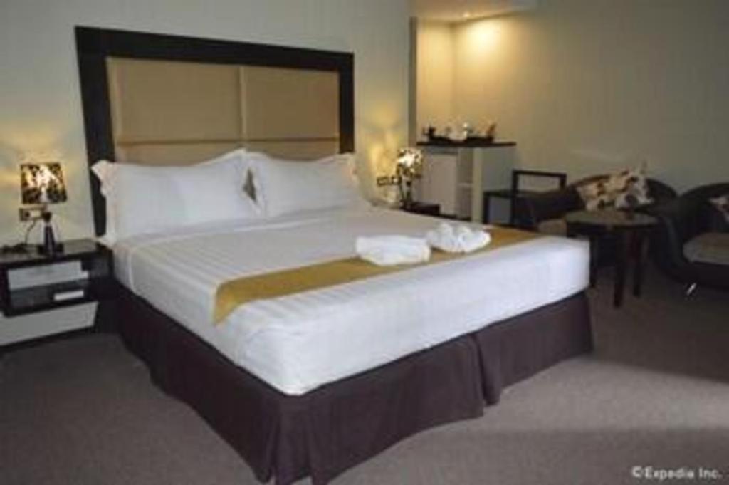 Mallberry Suites Business Hotel Cagayan de Oro Bagian luar foto