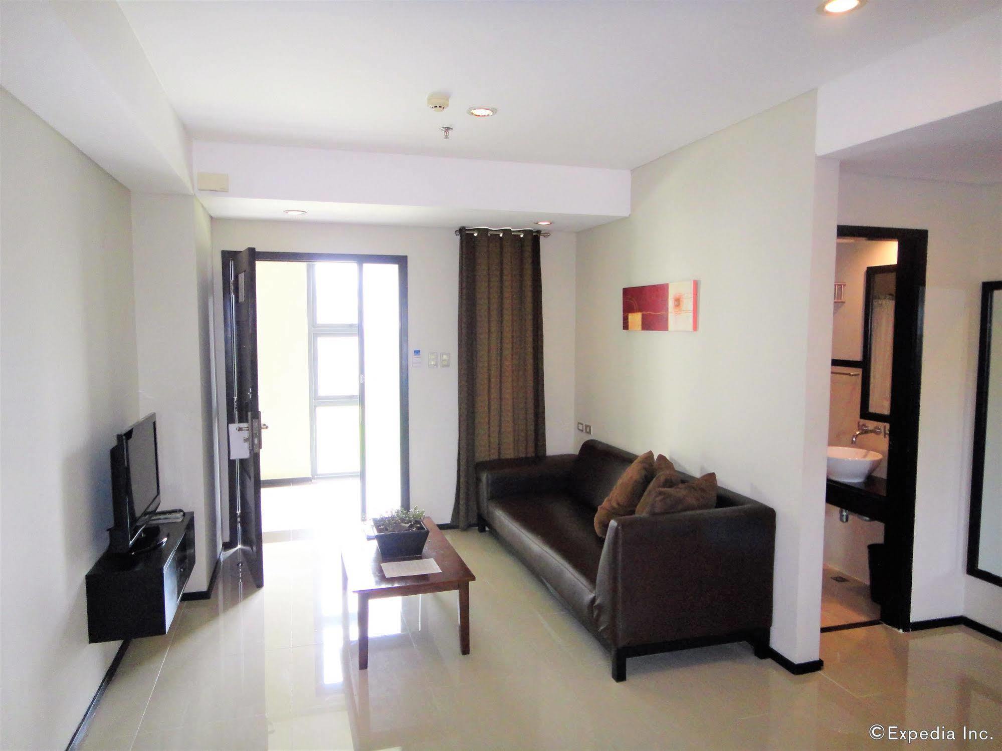 Mallberry Suites Business Hotel Cagayan de Oro Bagian luar foto