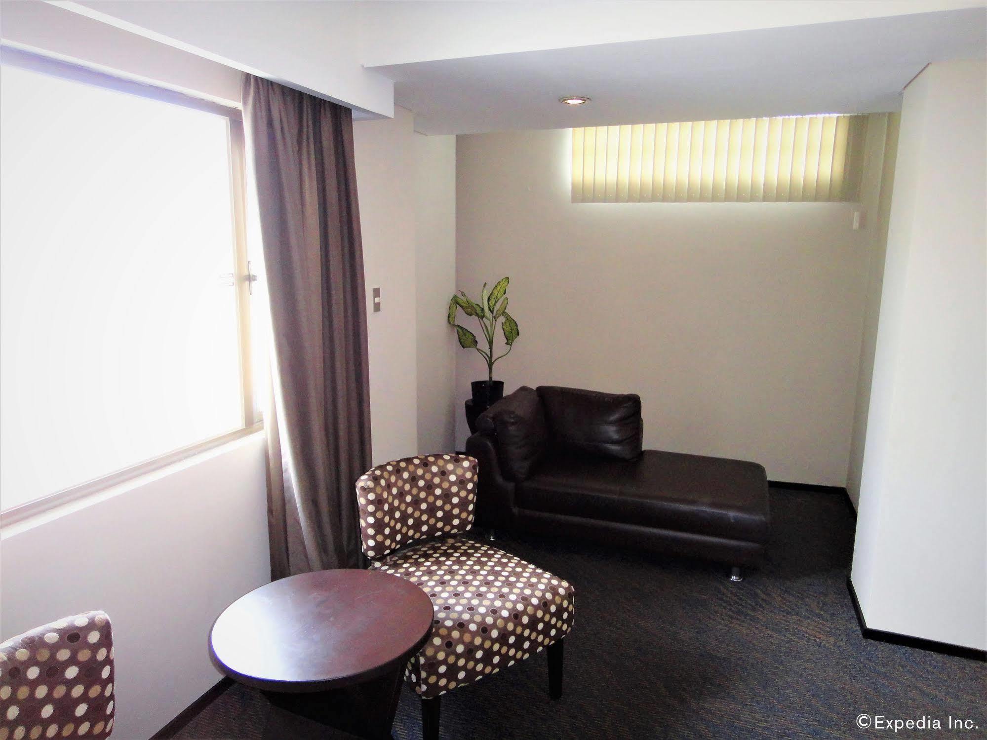 Mallberry Suites Business Hotel Cagayan de Oro Bagian luar foto
