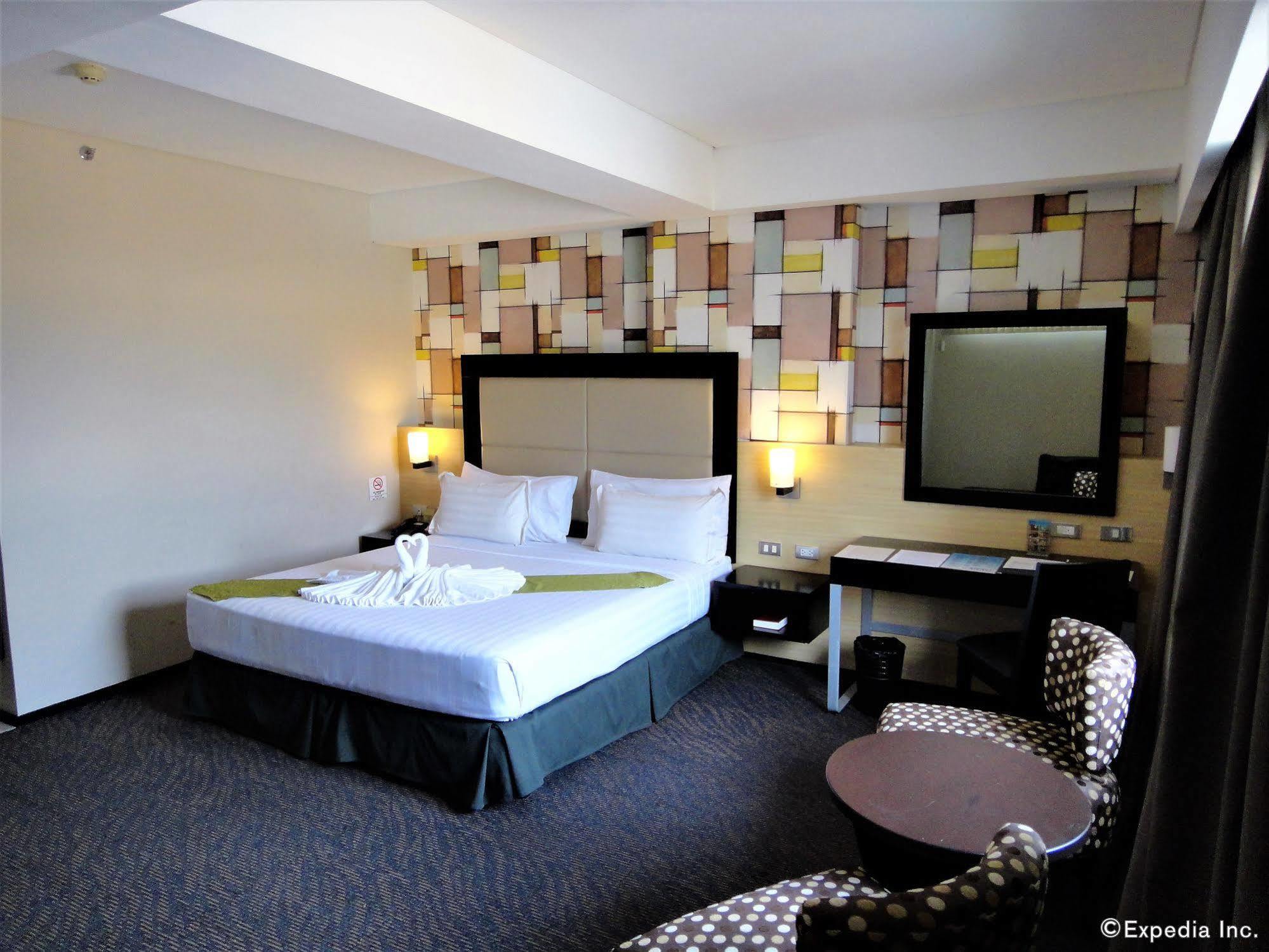 Mallberry Suites Business Hotel Cagayan de Oro Bagian luar foto