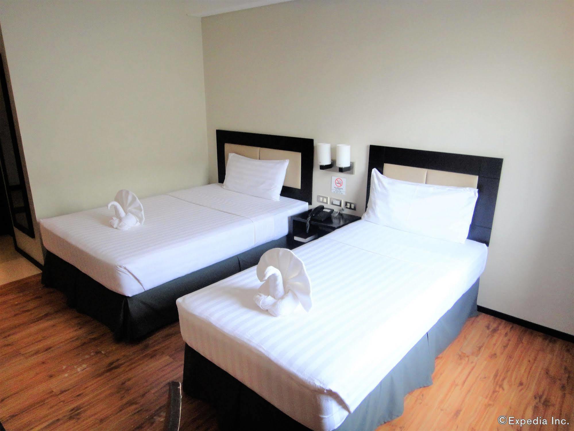 Mallberry Suites Business Hotel Cagayan de Oro Bagian luar foto