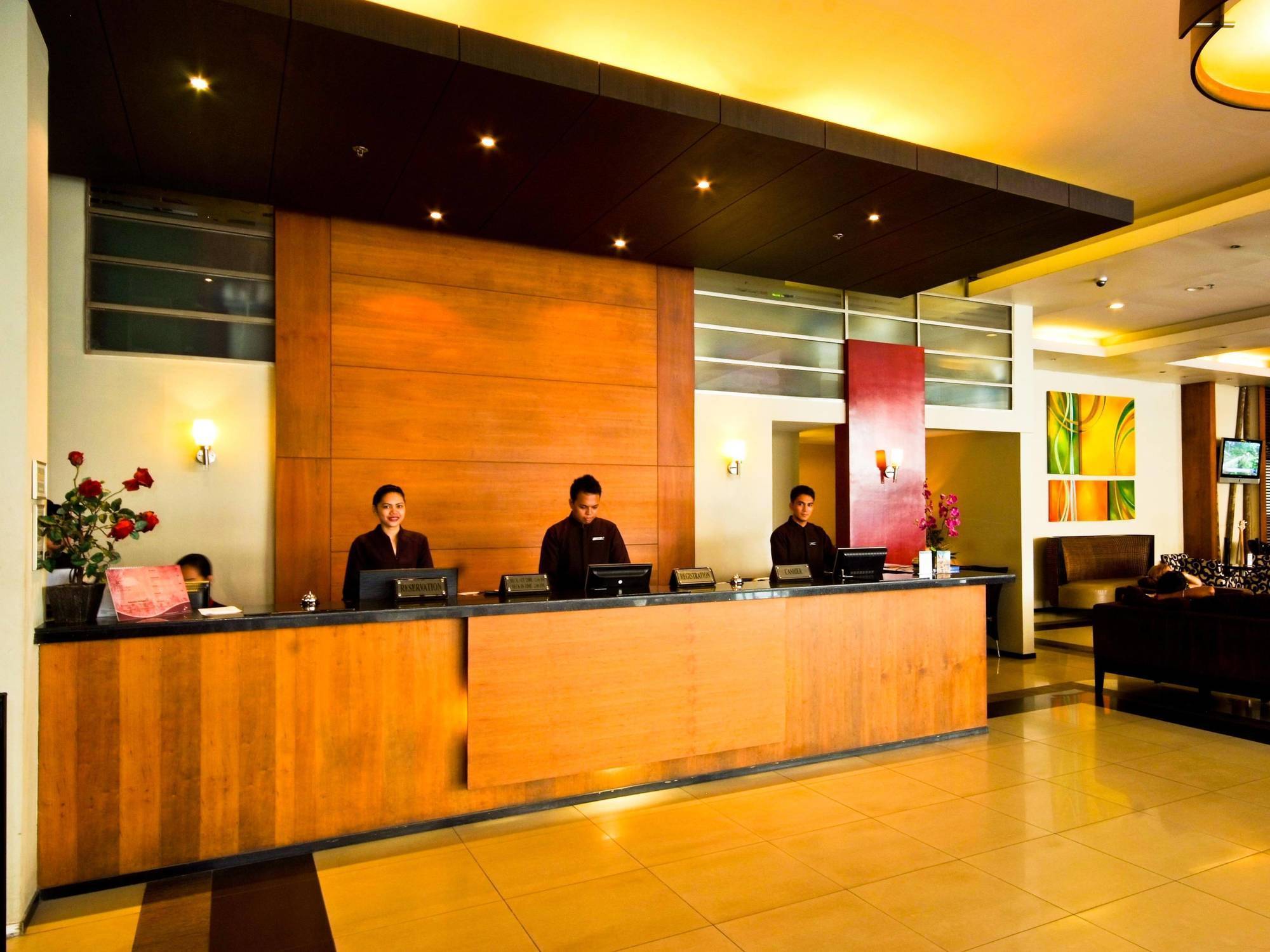 Mallberry Suites Business Hotel Cagayan de Oro Bagian luar foto